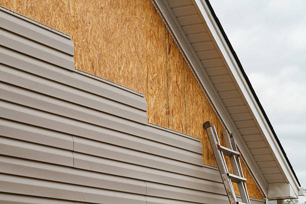 24/7 Emergency Storm Damage Siding Repair experts in Swannanoa, NC